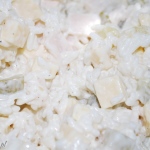 Sałatka z ryżem i serem żółtym