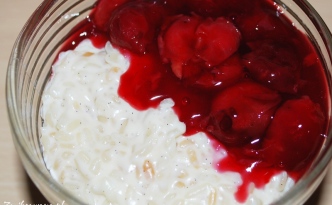 pudding ryżowy i kisiel wiśniowy