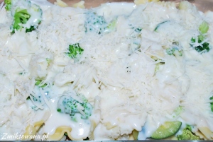 Zapiekanka makaronowa z kalafiorem, brokułem i cukinią