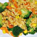 Ryż smażony z kurczakiem i brokułami
